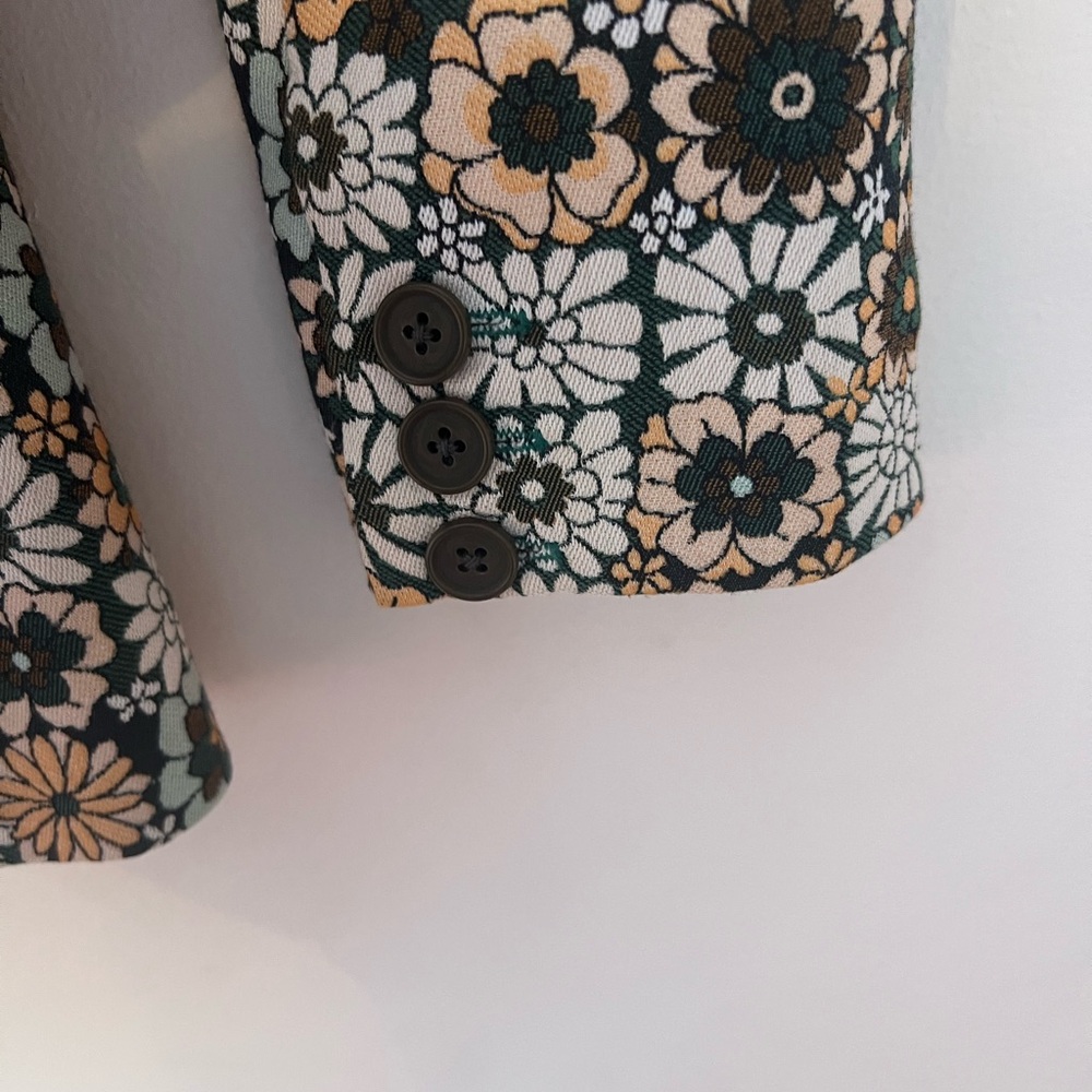 SMYTHE Lounge Blazing in Graphic Floral, Size 2 - Picture 11 of 13